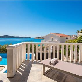 4 Bedroom Villa with Pool near Milna, Brac Island Sleeps 8 
